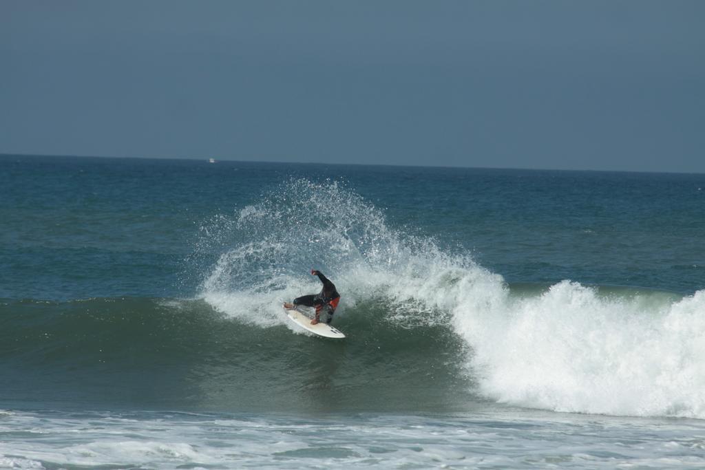 Chill In Ericeira Surf House Pansiyon Dış mekan fotoğraf