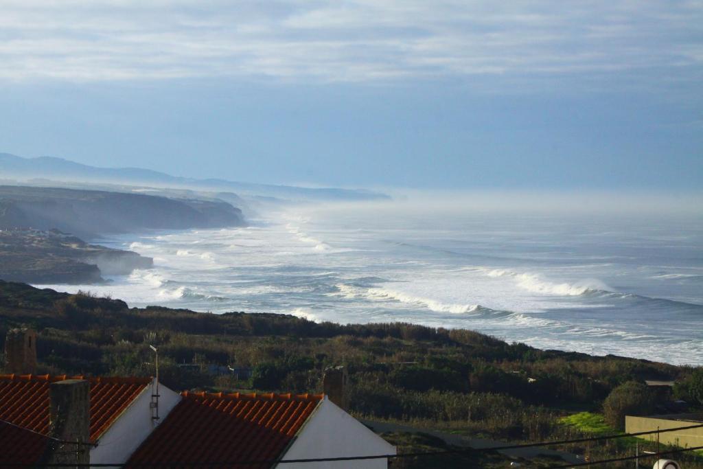 Chill In Ericeira Surf House Pansiyon Dış mekan fotoğraf